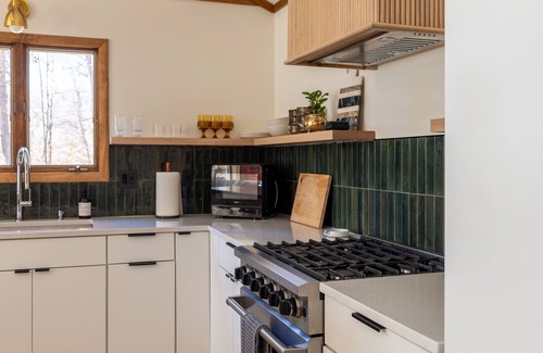 Killington House | Rockwell Haus: modern cabin 14 min from Killington