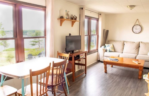 Carling Cottage | Rockwood: 2-Bedroom Cottage #6