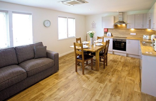 St. Mary's Cottage | Rockworks Chalets No.6 - UK7045