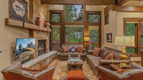 Boulder Ridge House | Rocky Mountain Lodge