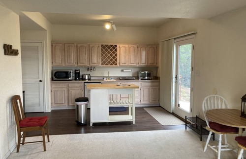 Briargate Apartment | Rocky Mountain Foothills Serenity