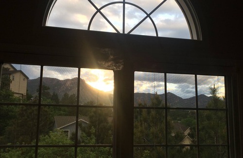 Briargate Apartment | Rocky Mountain Foothills Serenity