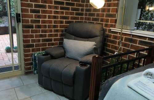 Orange East House | Rocky Rest
