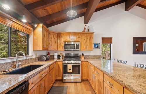Tahoe City House | Rocky Ridge #61: 2 BR, 2 BA Townhouse in Tahoe City, Sleeps 6