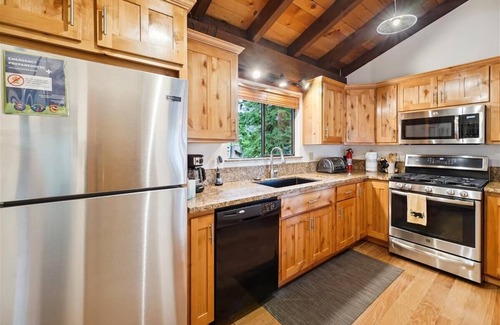 Tahoe City House | Rocky Ridge #61: 2 BR, 2 BA Townhouse in Tahoe City, Sleeps 6