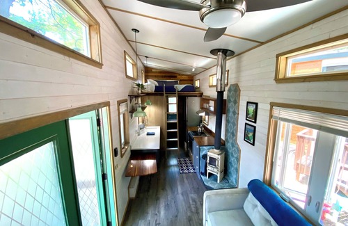 Lyons Resort | Rocky Waters – Cozy Tiny House Getaway for Families Near Estes Park