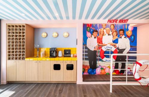 La Castellane Hotel | RockyPop Marseille Hôtel