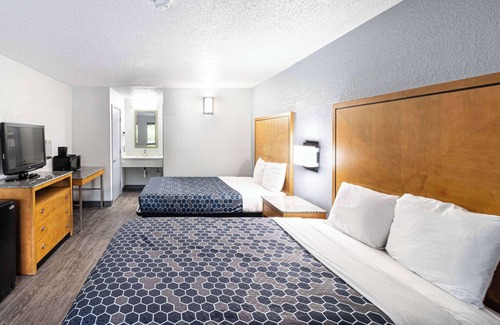 Hopewell Hotel | Rodeway Inn At Fort Lee