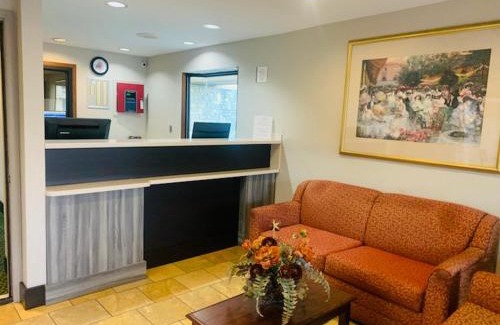 Columbus Hotel | Rodeway Inn Columbus West