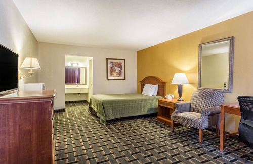 Denmark Hotel | Rodeway Inn Denmark - Jackson