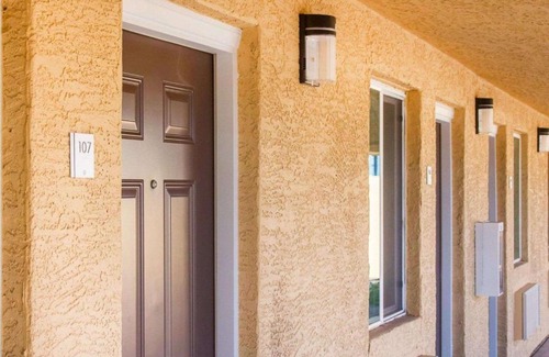Security Acres Hotel | Rodeway Inn Old Town Scottsdale