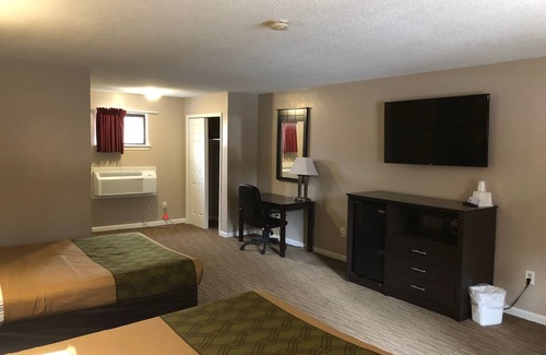 Groton Hotel | Rodeway Inn