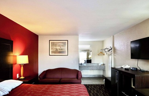 Pauls Valley Hotel | Rodeway Inn