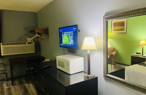 Whitehall Hotel | Rodeway Inn