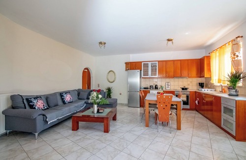 Petaloudes Apartment | RODINI SUN APARTMENT RHODOS CITY