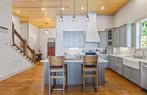 Dadeville House | Rod’s Place at Lake Martin!