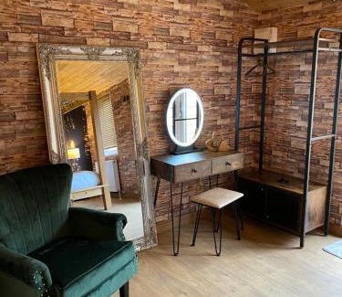 Storwood House | Roe Lodge at Owlet Hideaway - with Hot Tub, Near York