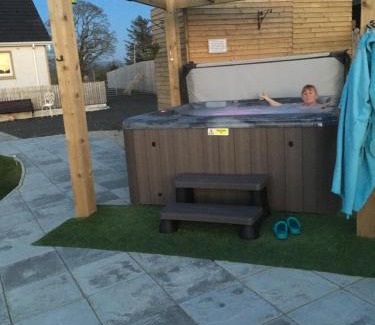 Limavady House | Roe Valley Cottage - LA Spa Hot Tub