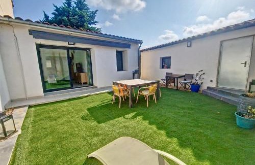 Rognac House | Rognac centre au calme maison entiere 5 couchages et jardin