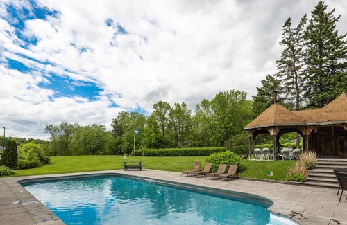 Saint-Ours Villa | Rolland Manor