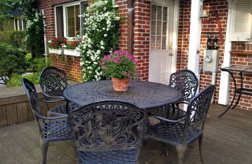 Catonsville Apartment | Rollingside Guest Suite
