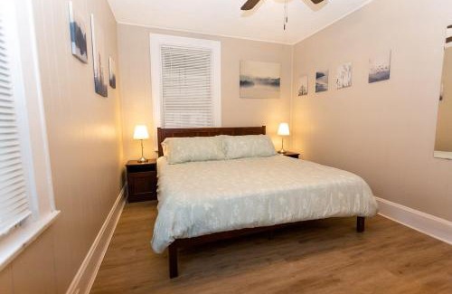 Norwood House | Rolston 1 Bedroom House near Xavier, Downtown