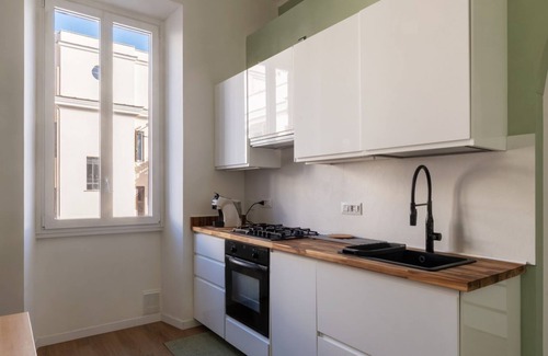 Marsala Apartment | Roma San Lorenzo Apartment