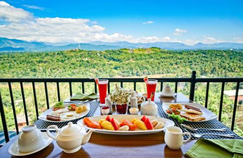 Tennekumbura Hotel | Romance Hills Hotel