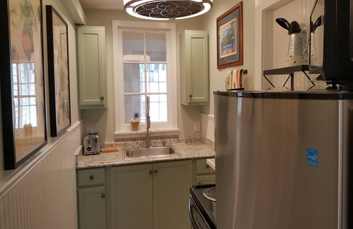 Downtown Little Rock Cabin | Romance, Style & Comfort