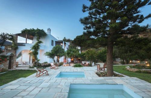 Agios Romanos House | Romano garden house - land tales
