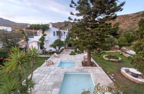 Agios Romanos House | Romano garden house - land tales