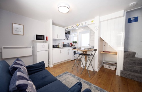 Canterbury Cottage | Romantic 1-Bed City Cottage, Terrace