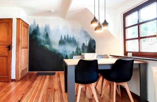 Annweiler am Trifels Apartment | ROMANTIC-Apartment - Altbauflair mit Dachterrasse & Waldblick, Maisonette, 80m2