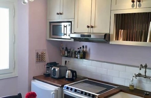 Mougins Town Centre Apartment | Romantic Apartment with Private Roof Terrace