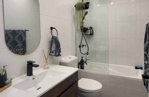 Alexandria Apartment | Romantic, bright and quiet loft in Alexandria. Pet friendly