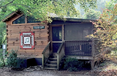 Lake Lure Cabin | Romantic Cabin at Beautiful Lake Lure!