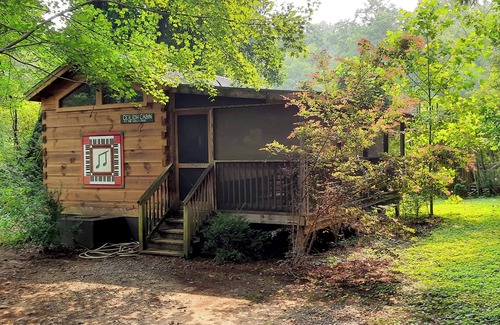 Lake Lure Cabin | Romantic Cabin at Beautiful Lake Lure!