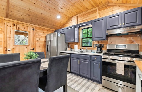 Stanton Cabin | Romantic Cabin | Dog Friendly Stay | 9 Mn to Gorge