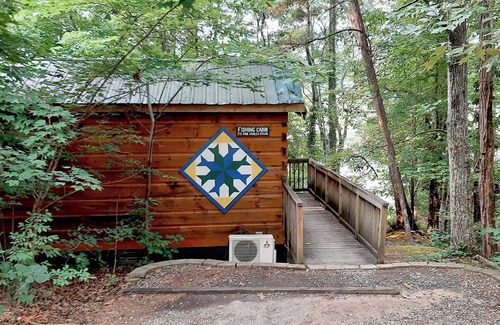 Lake Lure Cabin | Romantic Cabin on Beautiful Lake Lure!