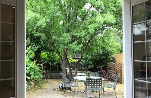 Paso Robles Cottage | Romantic Casita - walking distance to park