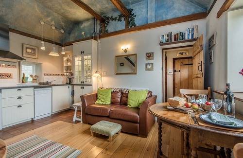 Newton Grange Cottage | Romantic cosy hideaway for 2 located on a dairy farm with hot-tub available.