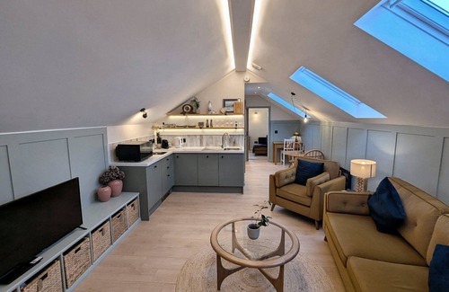 Littleworth House | Romantic Cotswold Retreat with parking