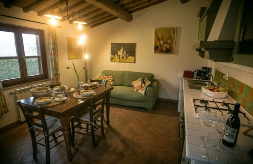 Montescudaio Cottage | Romantic cottage, cared for and comfortable, near the seaside and the village
