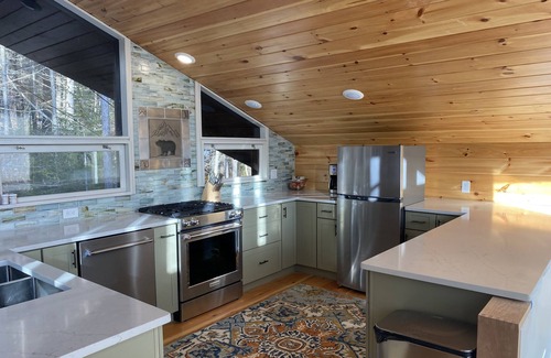 Pittsfield Ski Chalet | Romantic Cozy Mountain Retreat near Killington