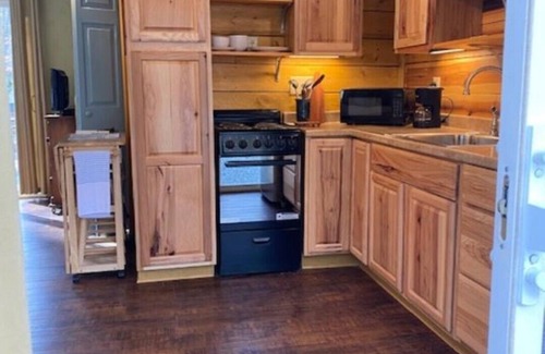 Sylva Cottage | ROMANTIC CREEKSIDE MOUNTAIN COTTAGE
