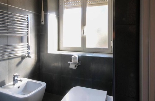 Esquilino House | RomAntic Dreams Guest House :Deluxe Double/Twin Room with Single Beds