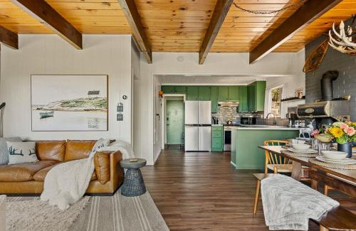 Arrowhead Villas Ski Chalet | Romantic & Family Friendly Chalet In The Woods
