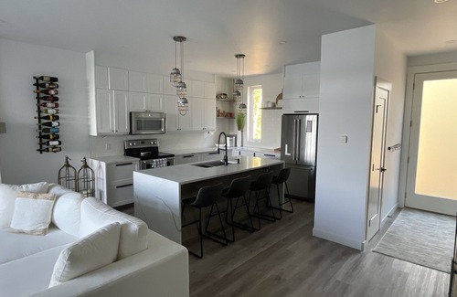 Silver Sands Cabin | Romantic Family Lake front Cabin getaway 45 min W of Edmonton. 5 star cabin.