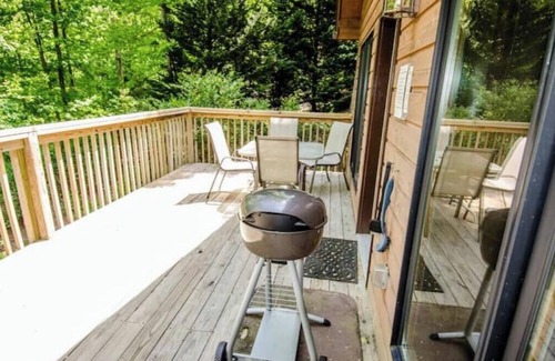 Skyland Cabin | Romantic getaway for 2 w/hot tub