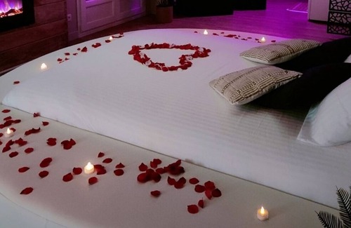 Saint-Germer-de-Fly House | Romantic gite with SPA and starry sky La Maison du Bonheur